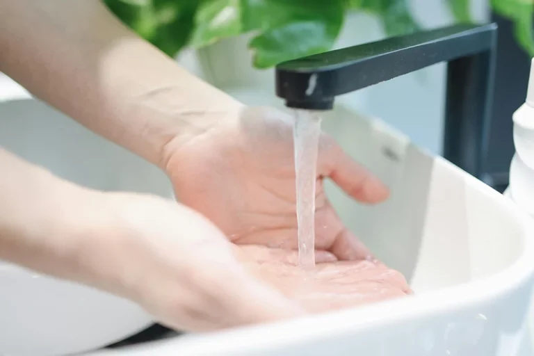 Automatic Soap Dispensers for Hygienic Handwashing