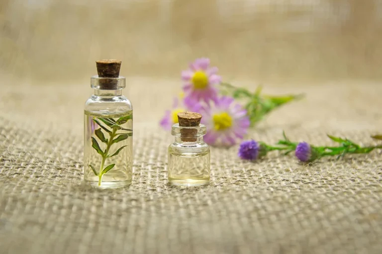 Best Essential Oils That Add Relaxation to Your Daily Routine