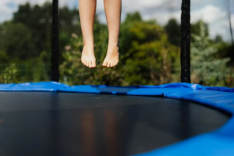 10 Durable Trampolines for Outdoor Play in 2025